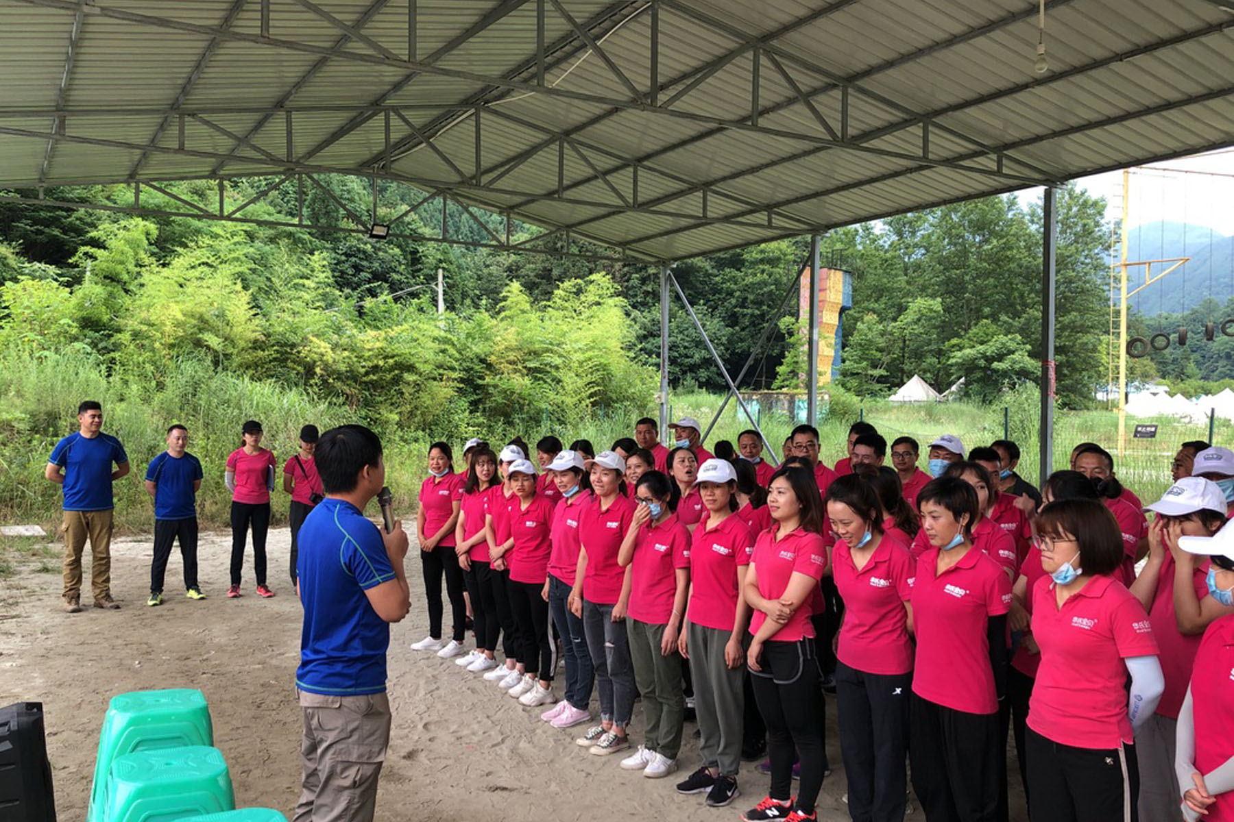 列队.jpg 列队.jpg